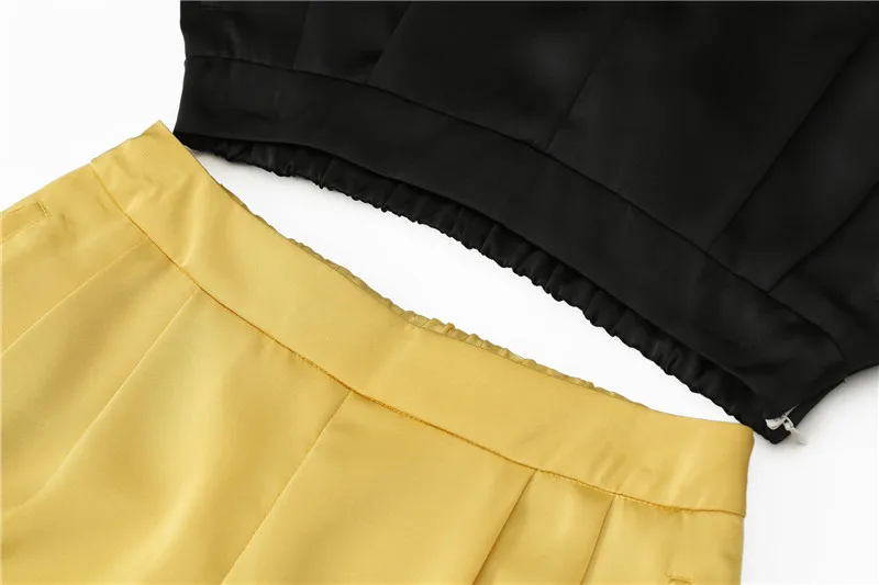 ELFSACK Solid Letter Print Women Casual Shorts Summer Fashion Hot Short Female Bottoms Gold Straight Mid Waist Shorts