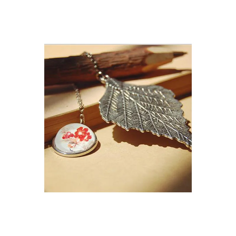 

1pcs Vintage Design Antique Silver Bookmarks for Book Creative Retro Leaf Pattern Metal Bookmark Supplies and Gift