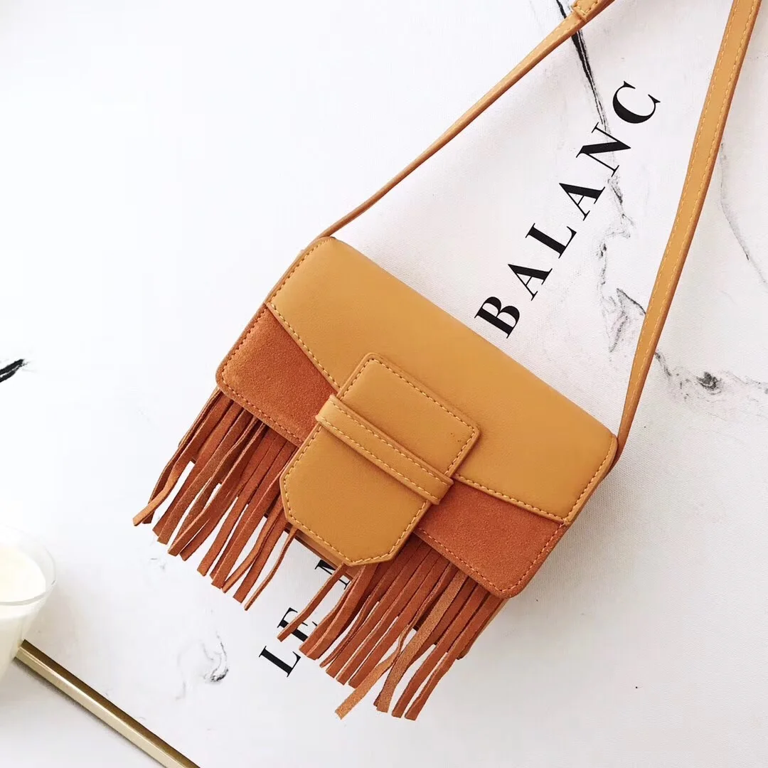 Новейший дизайн матовый материал мини квадратная Женская сумка с кисточкой