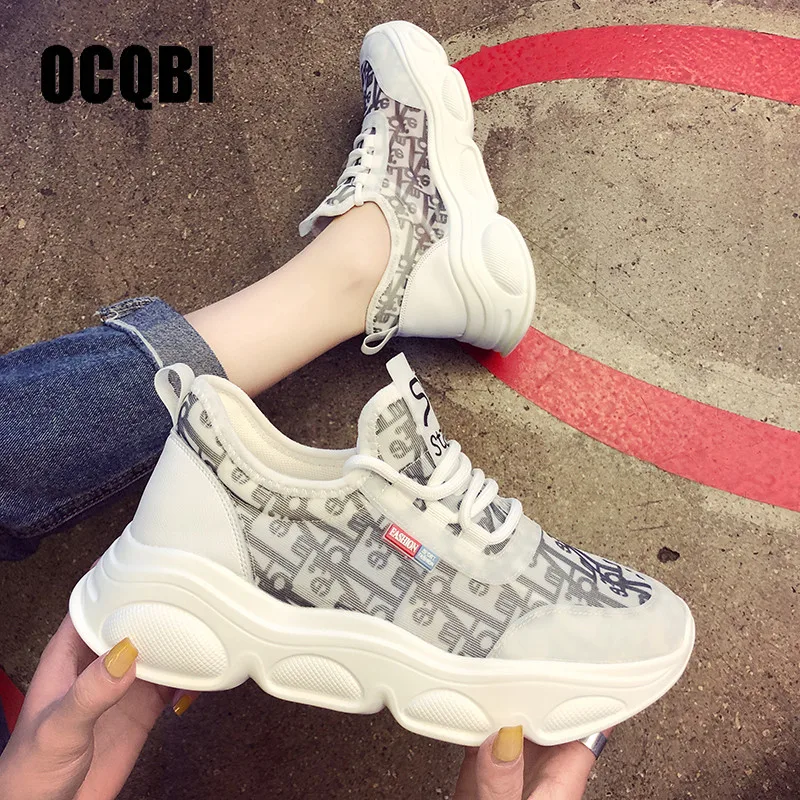 Женские кроссовки на плоской подошве Модные дышащие шнурках белого и розового