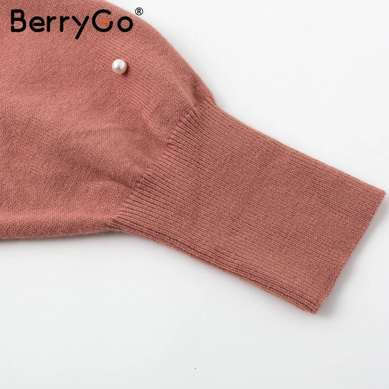 BerryGo сексуальный вязаный свитер с открытыми плечами и жемчужной баской Женский