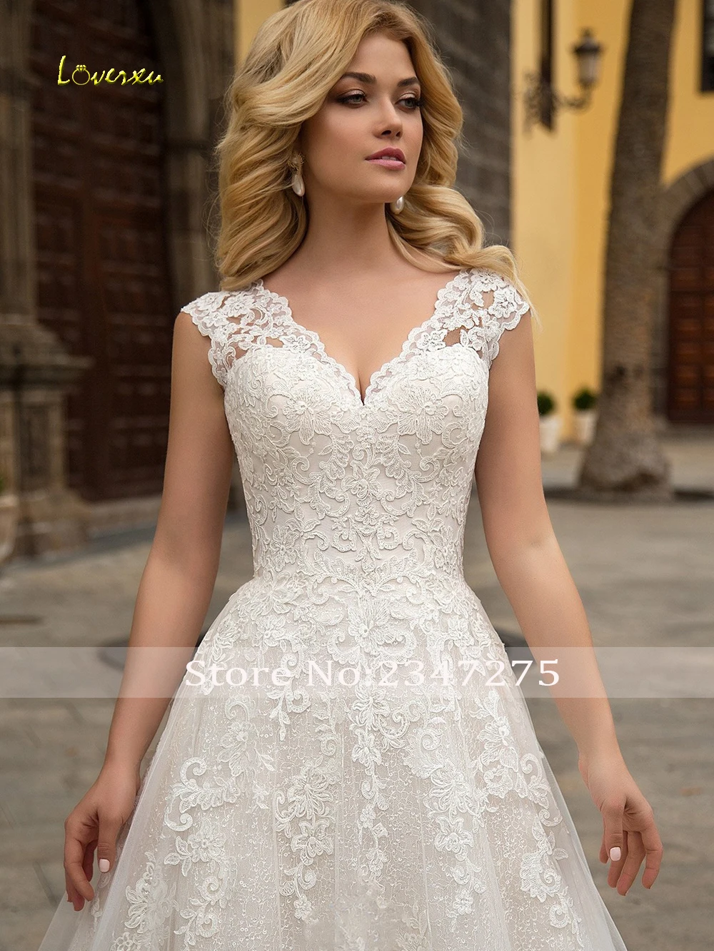 

Loverxu Sexy V Nck Appliques Lace A Line Wedding Dresses 2019 Appliques Cap Sleeve Court Train Vintage Bridal Gowns Plus Size