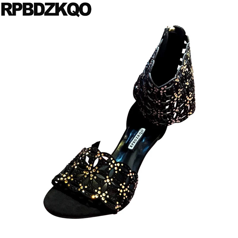 Свадебные туфли для невесты на высоком каблуке украшенные сандалии стразами