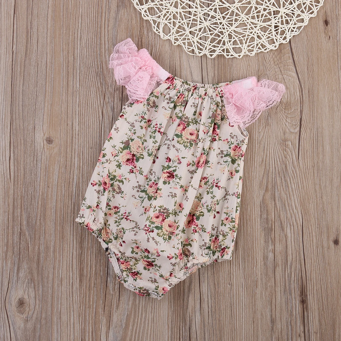 От 0 до 2 лет цельнокроеный кружевной комбинезон с короткими рукавами и цветочным