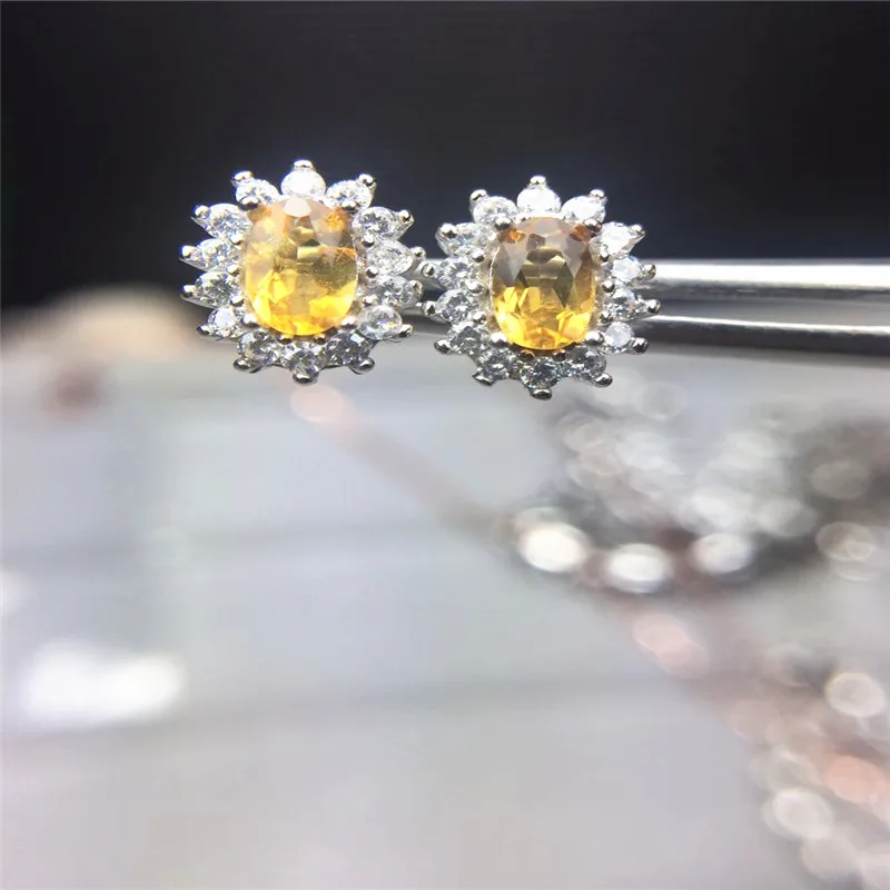 

Серьги-гвоздики женские из серебра 925 пробы с цитрином, 3 Х5 мм