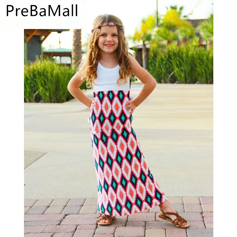 Модные платья для мамы и дочки Семейные комплекты с геометрическим принтом