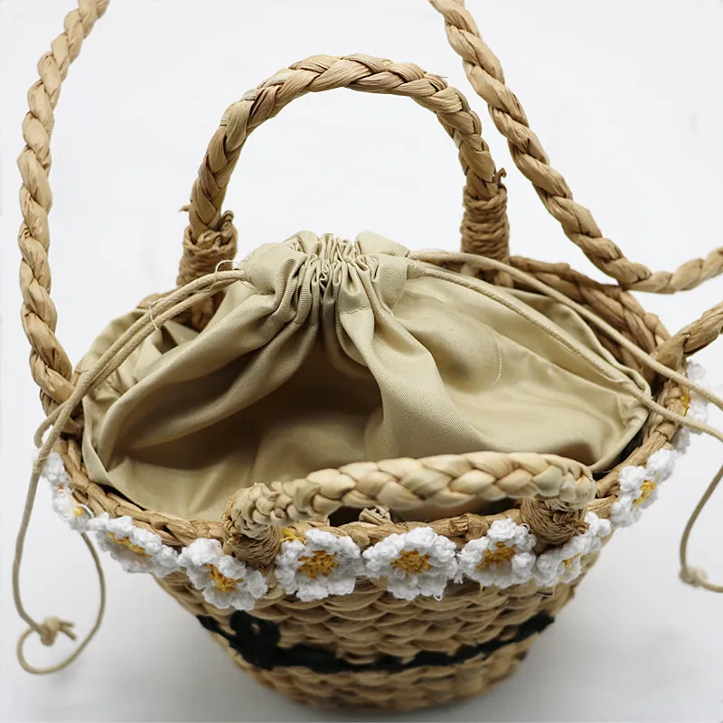 

New Ladies Shoulder Bag Fashion Flower Embroidery Straw Bags For Women Summer Vintage Rattan Handmade Woven Messenger Bag