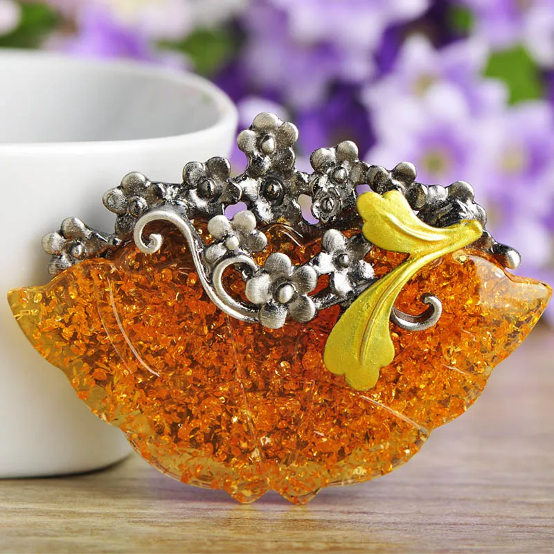 

Blucome Gorgeous Golden Yellow Flower Shape Acrylic Crystal Brooches For Women Mother Corsages Dress Suit Brooch Pin Accessories