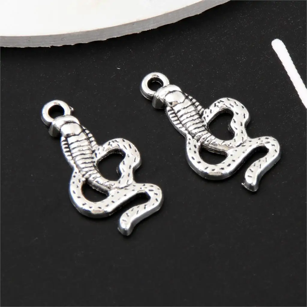 

Серьги-подвески в виде змеи, серебристого цвета, 18 х10 мм, A3215, 20 шт.
