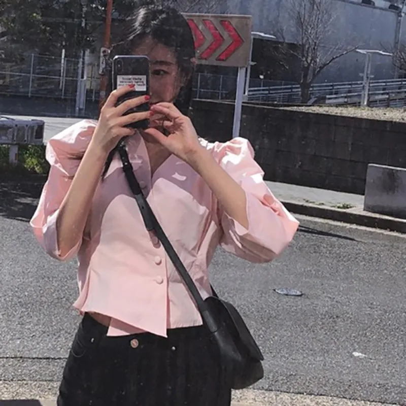 Женская блузка CHICEVER розовая с треугольным вырезом и рукавом три четверти на