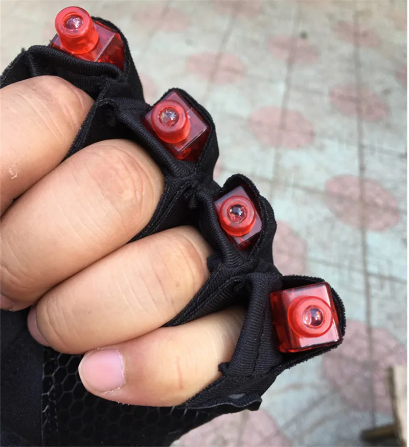 Red Красные Зеленые Белые лазерные черепа заклепки кожаные перчатки без пальцев танцевальные сценические перчатки лазерсветодио дный светодиодные пальмовые световые DJ клубвечерние ные вечеринки бары - Цвет: Red