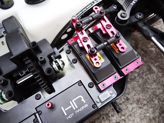 

Hot Racing Losi Desert Buggy XL Dual Servo Mount Set