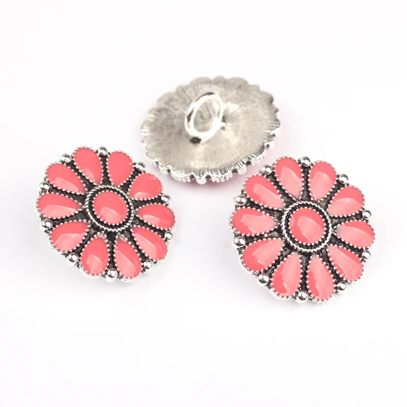 Ромашки из цинкового сплава Кончо круглые эмалированные Цветы красные