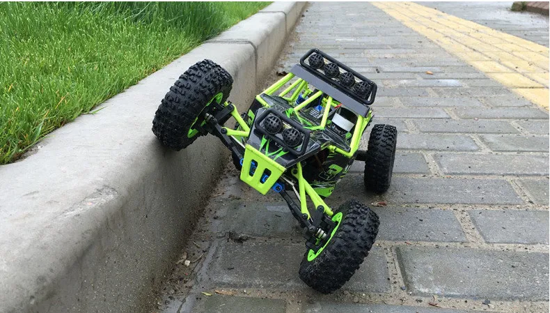 Высокое качество Dirt bike 2,4G 1/12 4WD гусеничный Радиоуправляемый автомобиль 1:12 Электрический четырехколесный привод Альпинизм с светодиодный светильник RTR пульт дистанционного управления