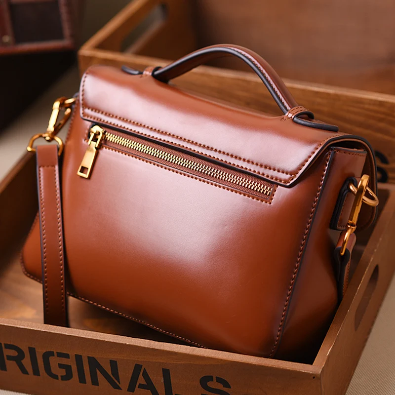 Женская классическая сумка из натуральной гладкой телячьей кожи с верхней