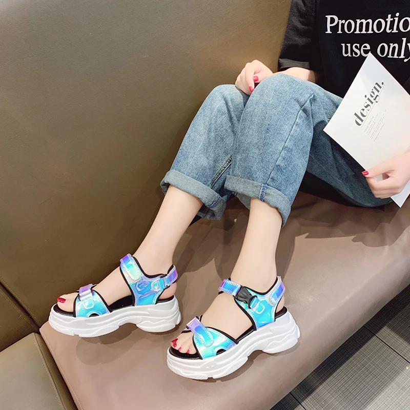 Сексуальные открытым носком Для женщин спортивные сандалии клин Выдалбливают