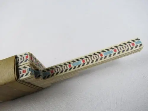 

50STRIP LUTHIER FIGURED BINDING C-75,Measures 7mm x 1.0mm thick and 640mm long