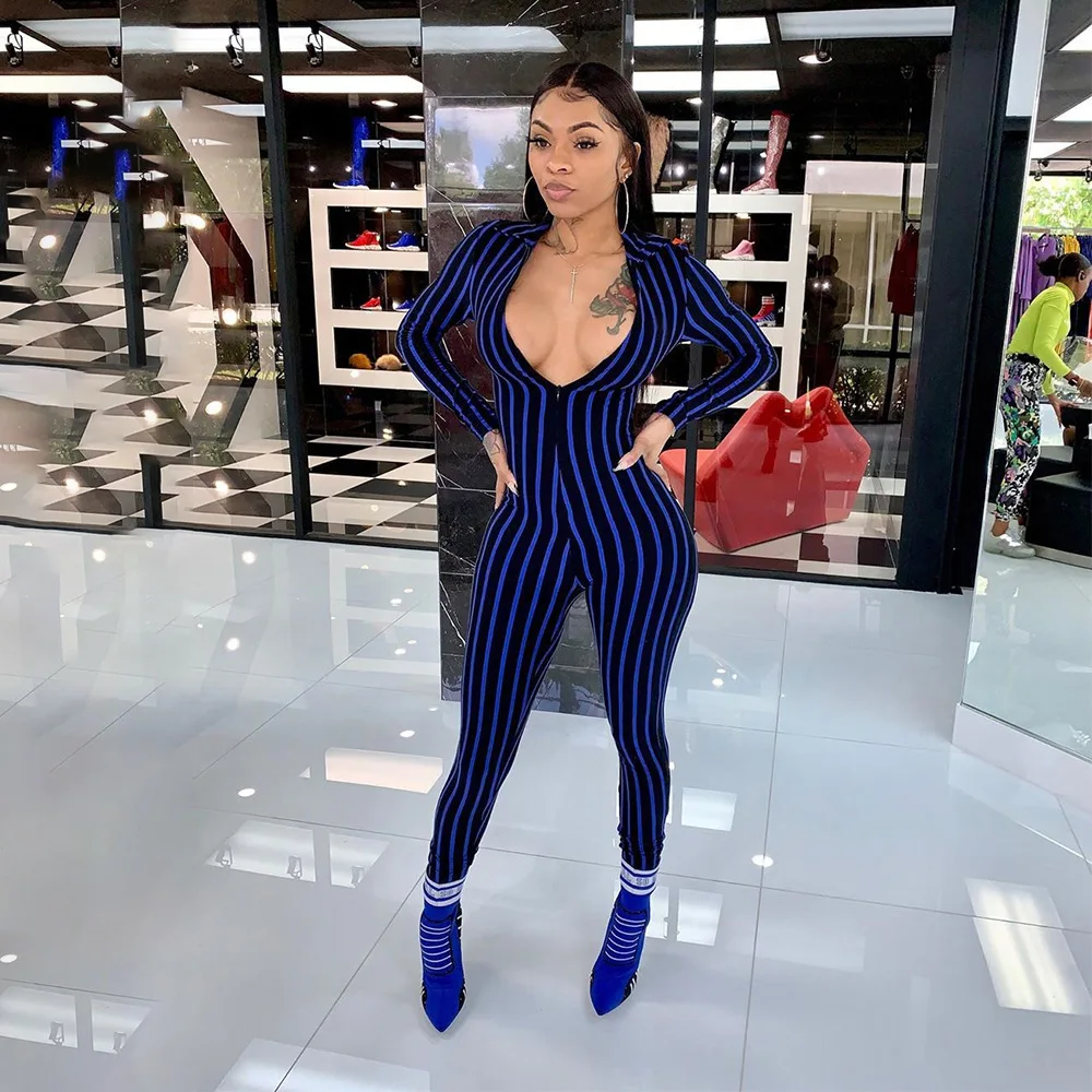 Спортивные комбинезоны в полоску с глубоким V-образным вырезом и молнией |