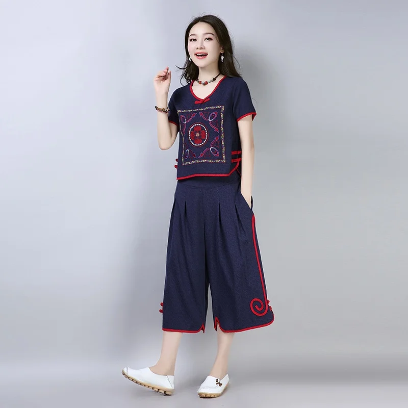 

Модный замшевый костюм для женщин, новинка сезона осень 2019, комплект из двух предметов, женский топ и брюки с широкими штанинами, Элегантный ...