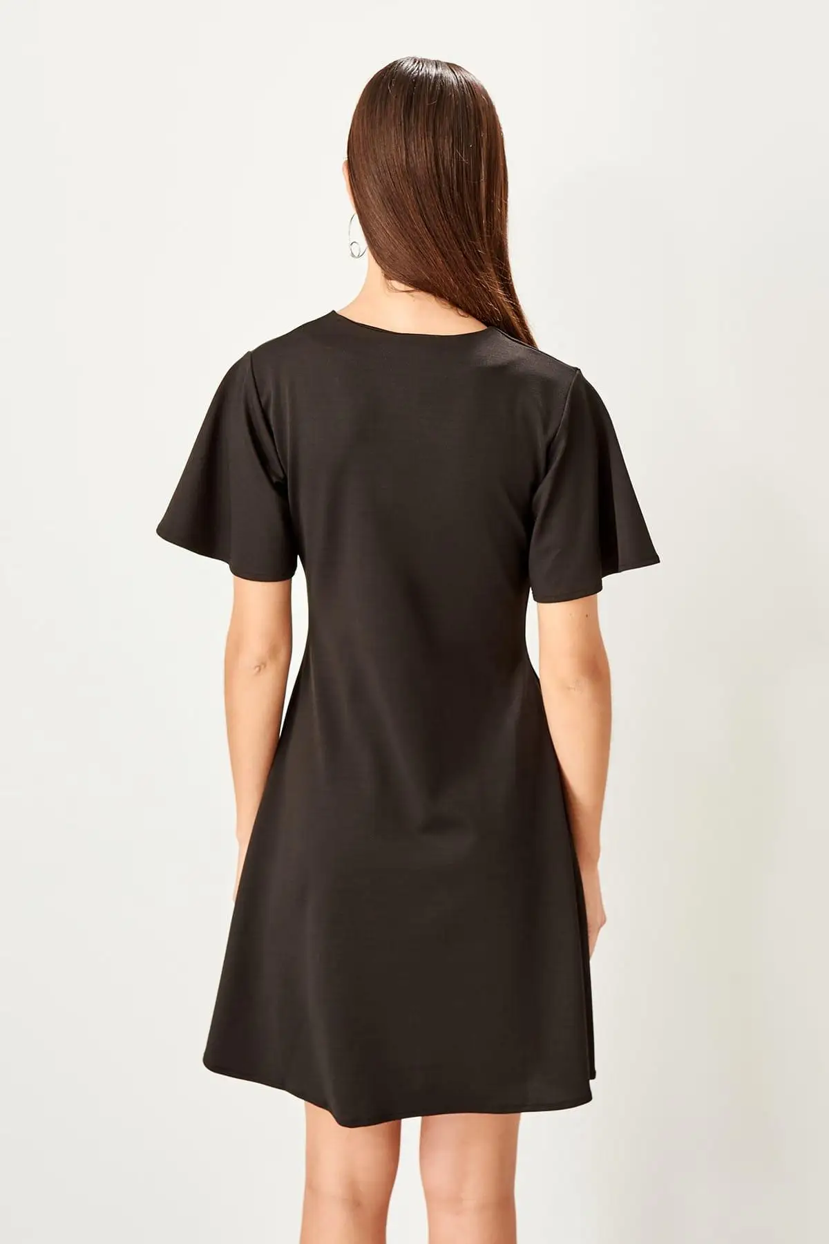 Черное трикотажное платье с пуговицами Trendyol TWOSS19OS0131|Женские платья| |