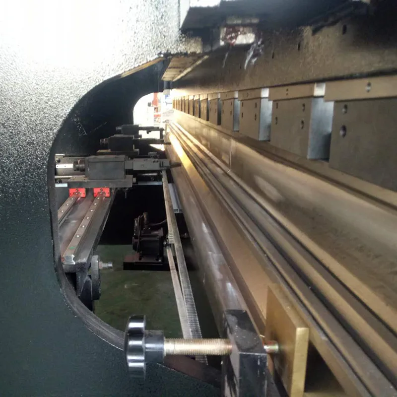 WC67K-100/3200 модель 100 тонн 3200 мм красный гибочный станок с ЧПУ Типа CNC сервопривод пресс тормоз оснащен системой управления DELEM DA41S для продажи