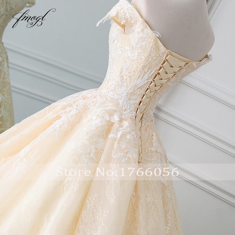 

Fmogl Vestido De Noiva Lace Ball Gown Wedding Dress 2019 Luxury Boat Neck Appliques Chapel Train Vintage Bridal Gown