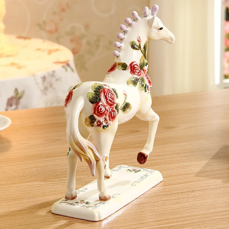 European Home Furnishing decoration Arts and crafts horse hall furnishings creative birthday gift office desktop ornaments Pott |