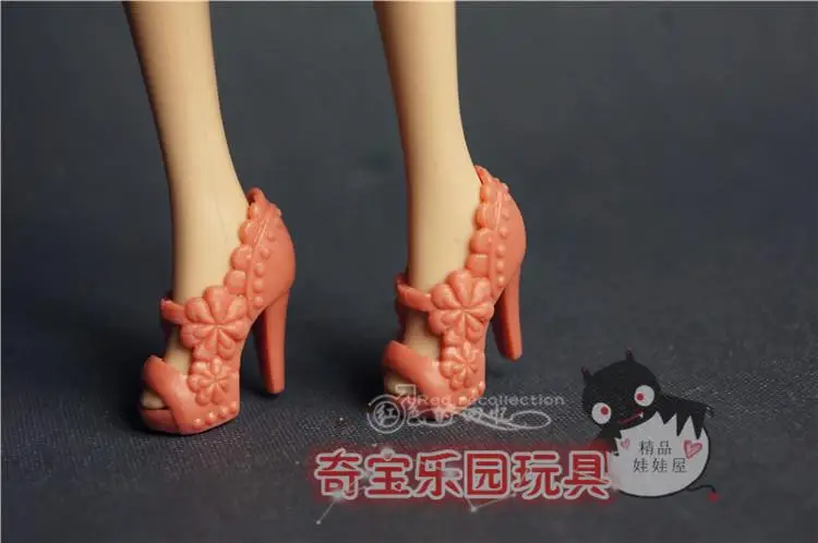 one pair shoes H Новые разноцветные аксессуары, модная оригинальная обувь для куклы Барби 1/6 - Цвет: one pair shoes H
