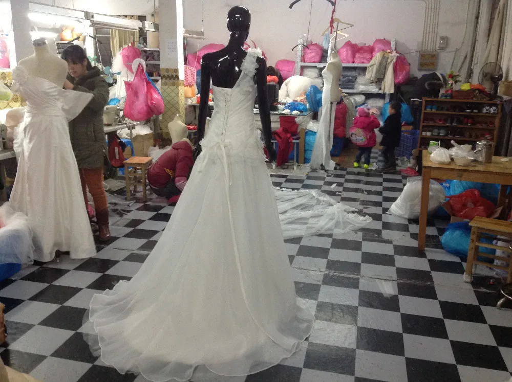 Новые Элегантные торжественные платья 2017 Pleat лиф плюс размер оболочка свадебное