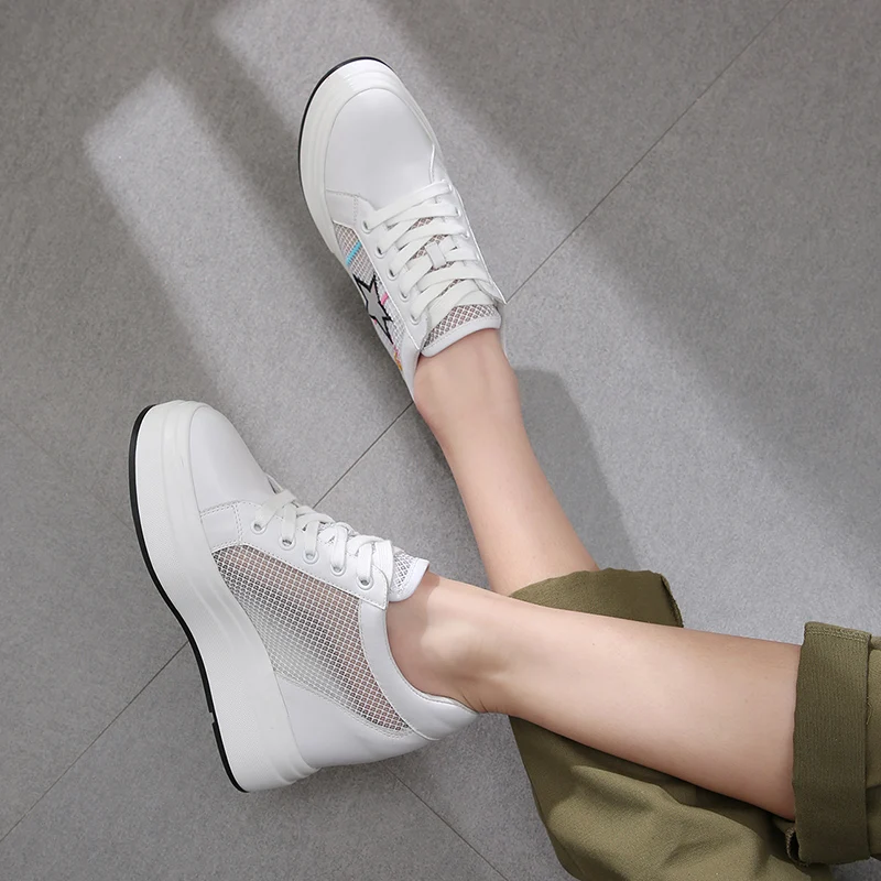 Женская обувь из натуральной кожи с сетчатым верхом на шнуровке сезон весна