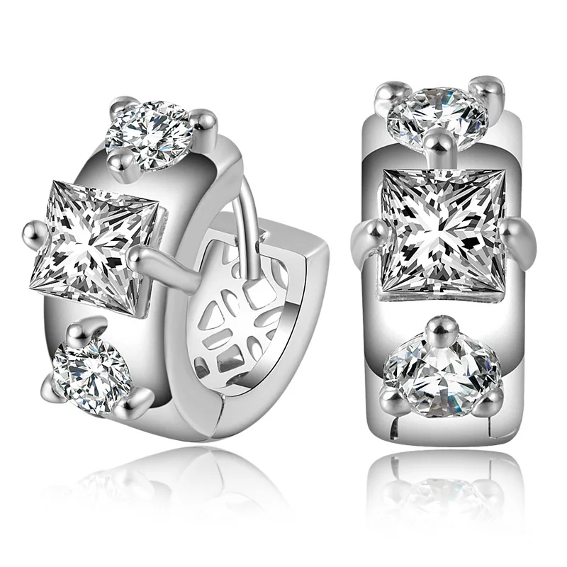 

Женские серьги-гвоздики с фианитом, серебристого цвета