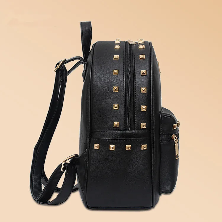 Женская Рюкзак Новый Европейский и Американский Колледж Ветер Заклепки Студент