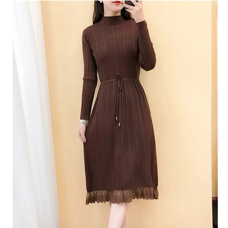 Женское трикотажное платье свитер W104 длинное с высоким воротом и кружевной