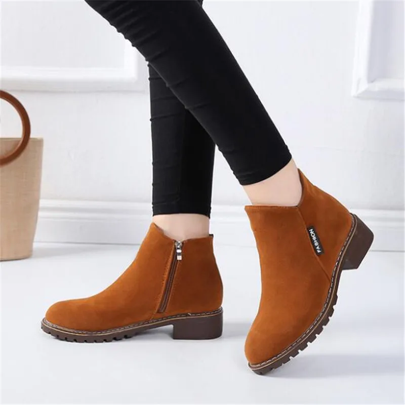 

Новинка; женские ботинки из матовой кожи на плоской подошве; Модные Простые повседневные короткие ботинки на низком каблуке; Удобная внутре...