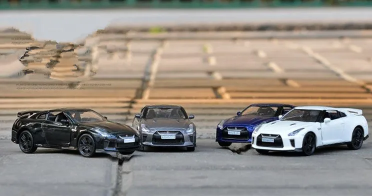 /1:36 весы/Nissan GTR автомобильные игрушки/литой под давлением металлический автомобиль/Развивающие для детей/Коллекционная модель оптом
