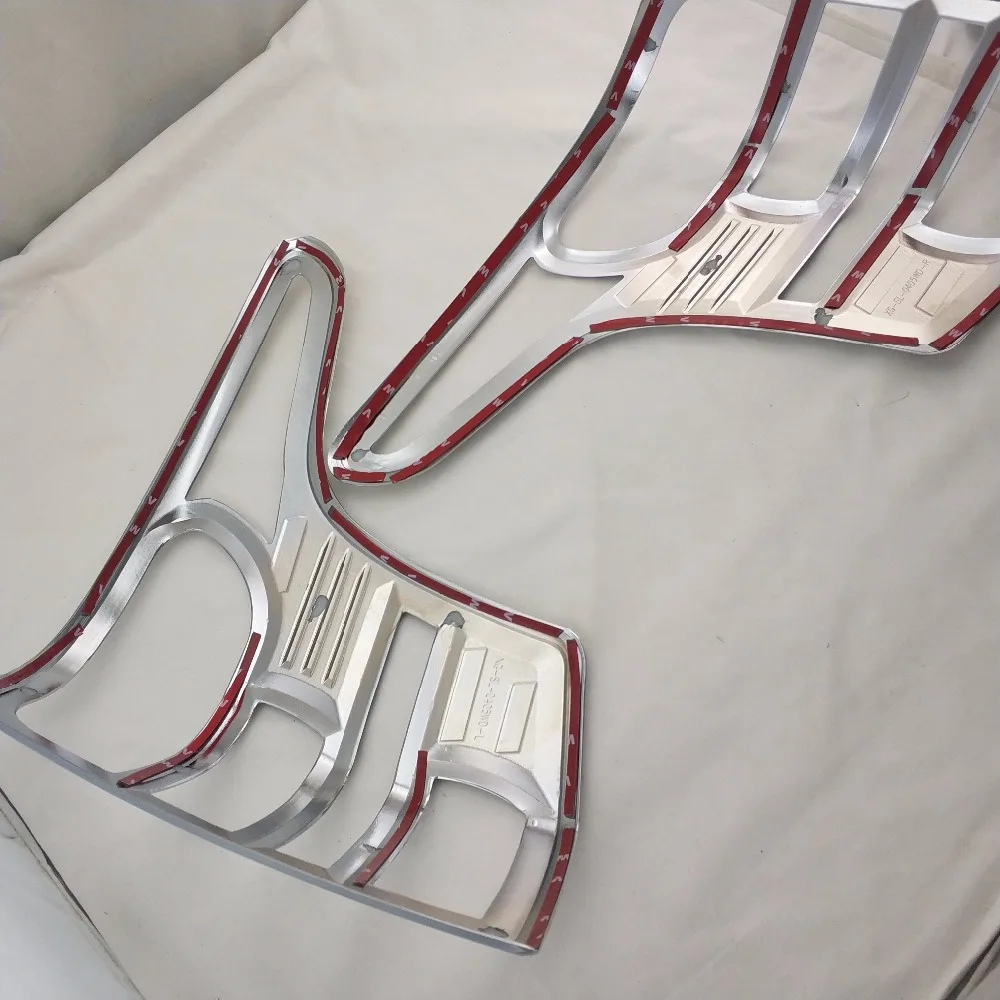 

The high quality 2PCS ABS Chrome TAIL LAMP COVER For 2016-2019 Mitsubishi L200 Tail Light Cover Lamp Trim