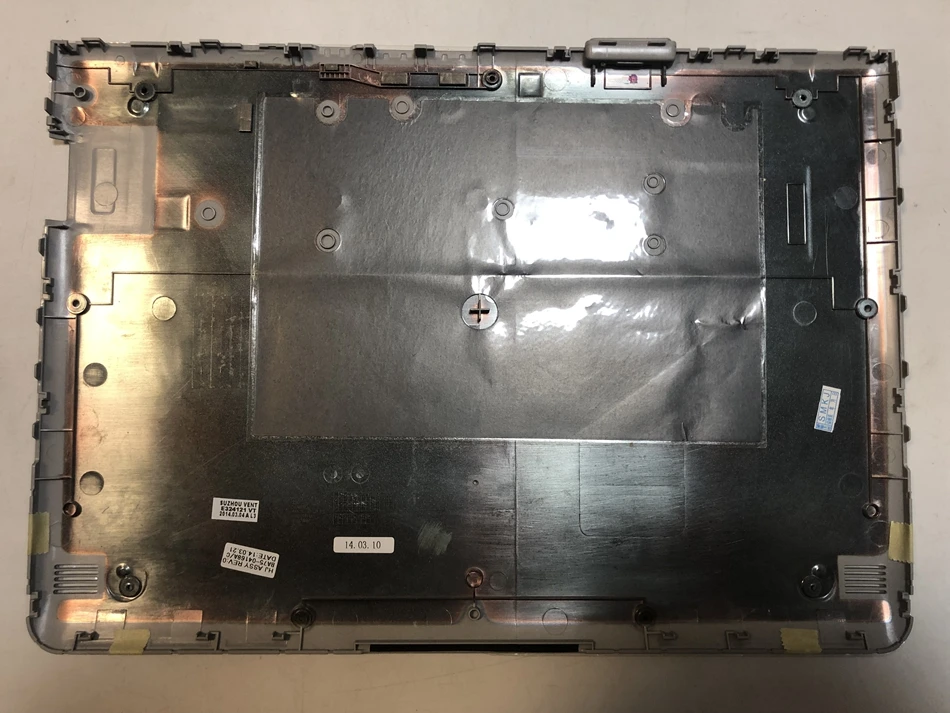 Нижний чехол для ноутбука базовый Samsung Chromebook XE303C12 серебристый нижний BA75 04168A|Сумки