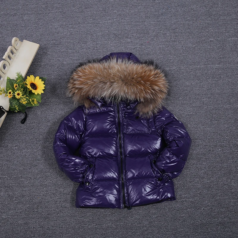 Новый Зимний пуховик с мехом енота для родителей и детей розовый белым утиным