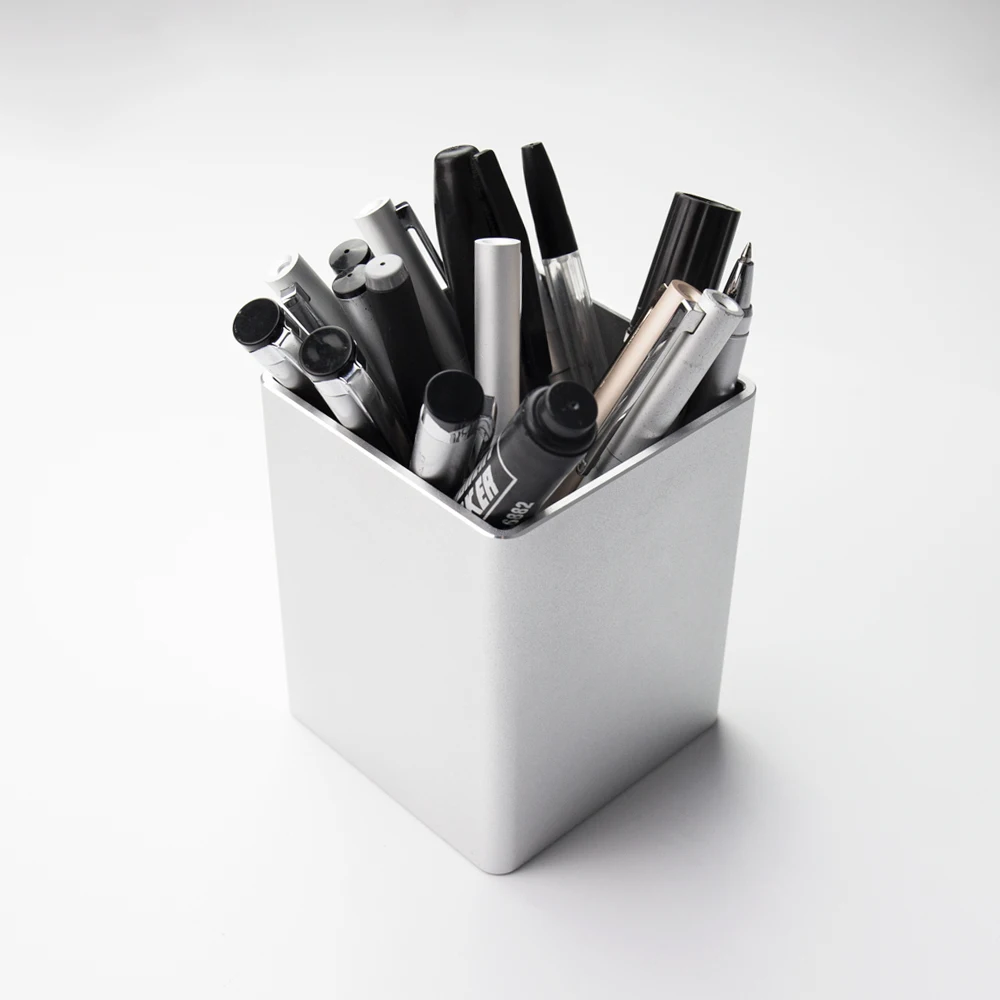Металлическая подставка для ручек и карандашей алюминиевый