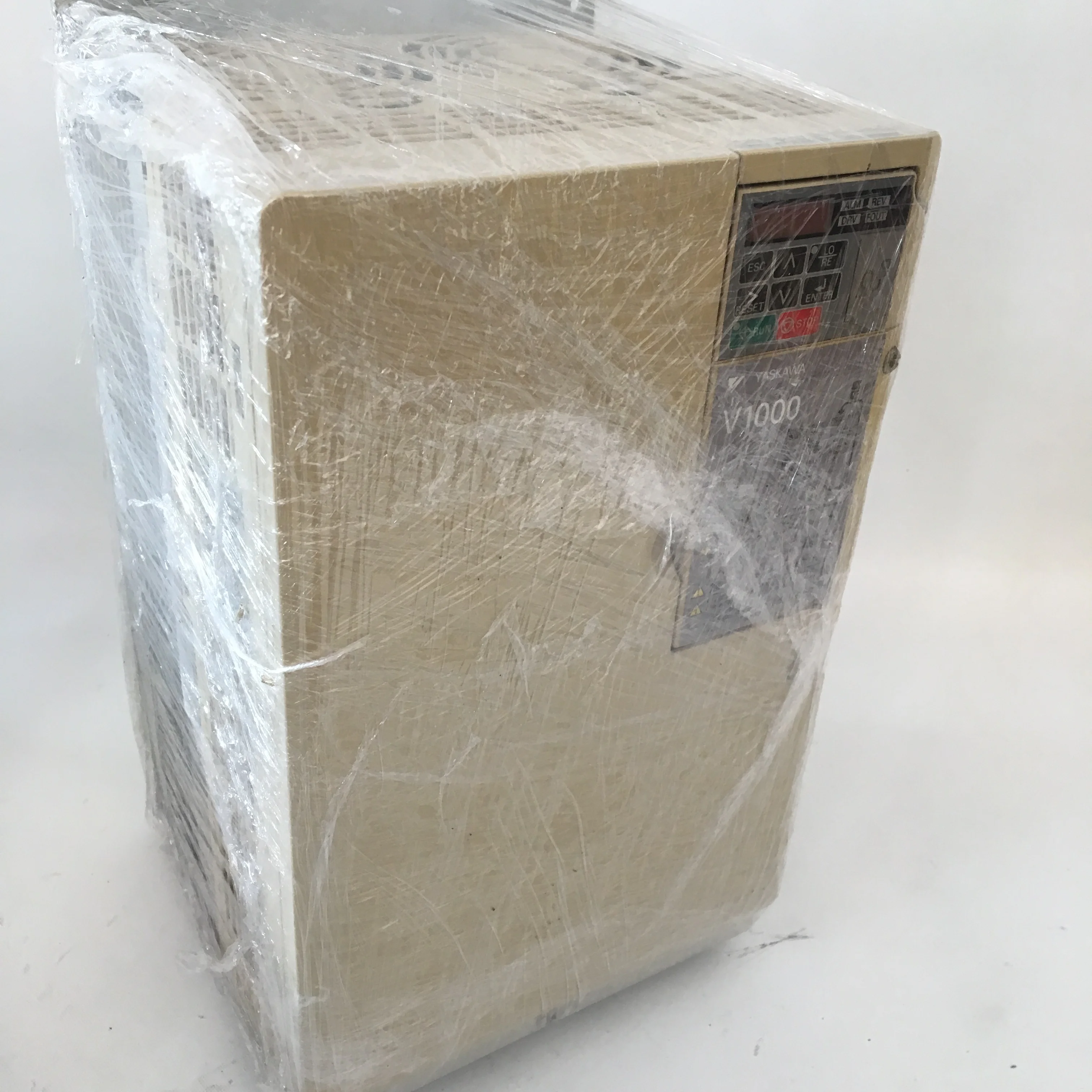 Новый и оригинальный Yaskawa V1000 CIMR-VB4A0038FBA инвертор частоты бесплатно | Инструменты