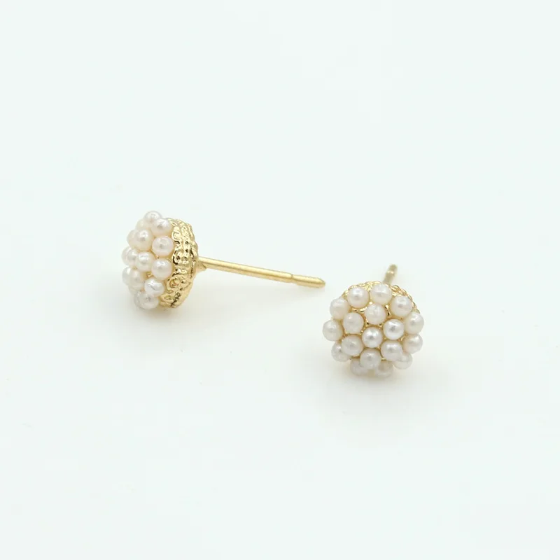 

Equisite Hemispherical Mushroom Shaped Full White Simulated Pearl Beads Elegant Golden Stud Earrings For Women