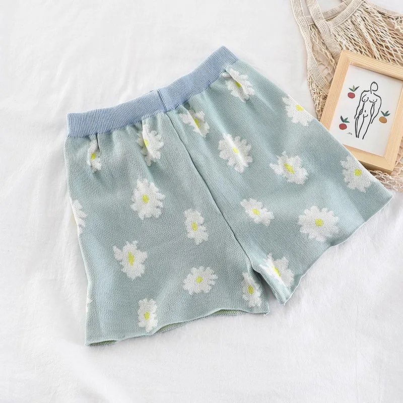 Комплект из двух предметов женский летний вязаный разноцветный цветочный