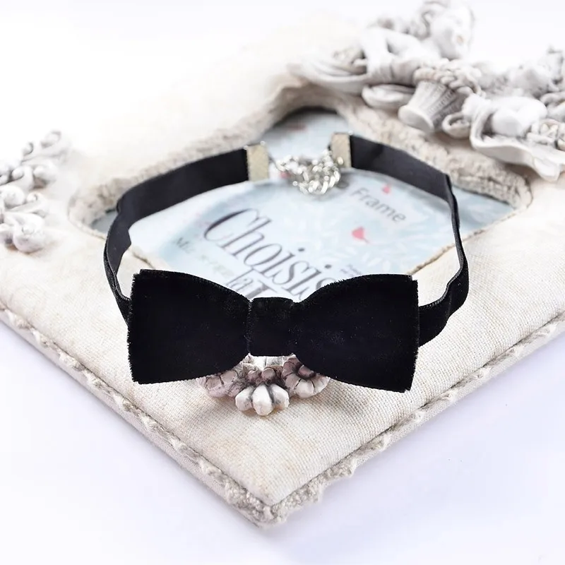 Для женщин Chocker Цепочки и ожерелья девушки черный бант короткие бархатные Цепочки и ожерелья s в стиле панк Шарм Чокеры Воротник Колье Femme Bijoux колье - Окраска металла: Black