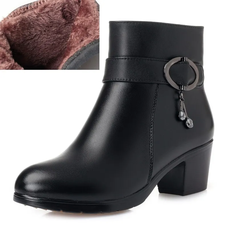 black fluff AIYUQI; Новинка года; женские короткие зимние ботинки из натуральной кожи; женские Ботинки martin большого размера; женские зимние ботинки с подкладкой из австралийской шерсти - Цвет: black fluff