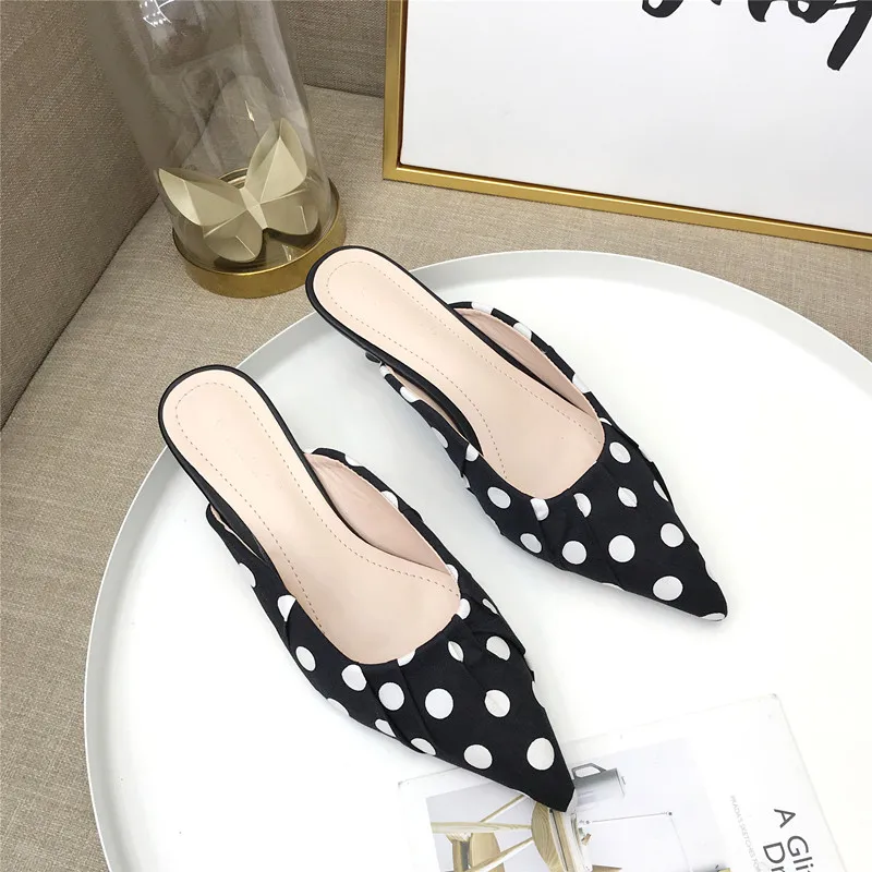 Шлепанцы женские сандалии в горошек плиссированные острый носок лето с ленивым