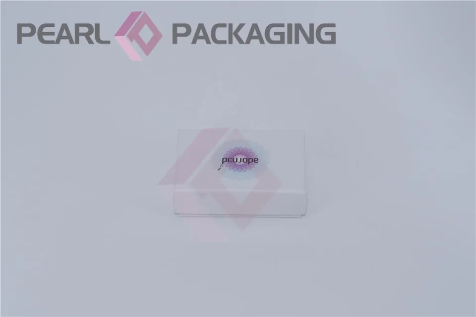 Рисунок 3 - Матовая белая картонная шкатулка для ювелирных изделий