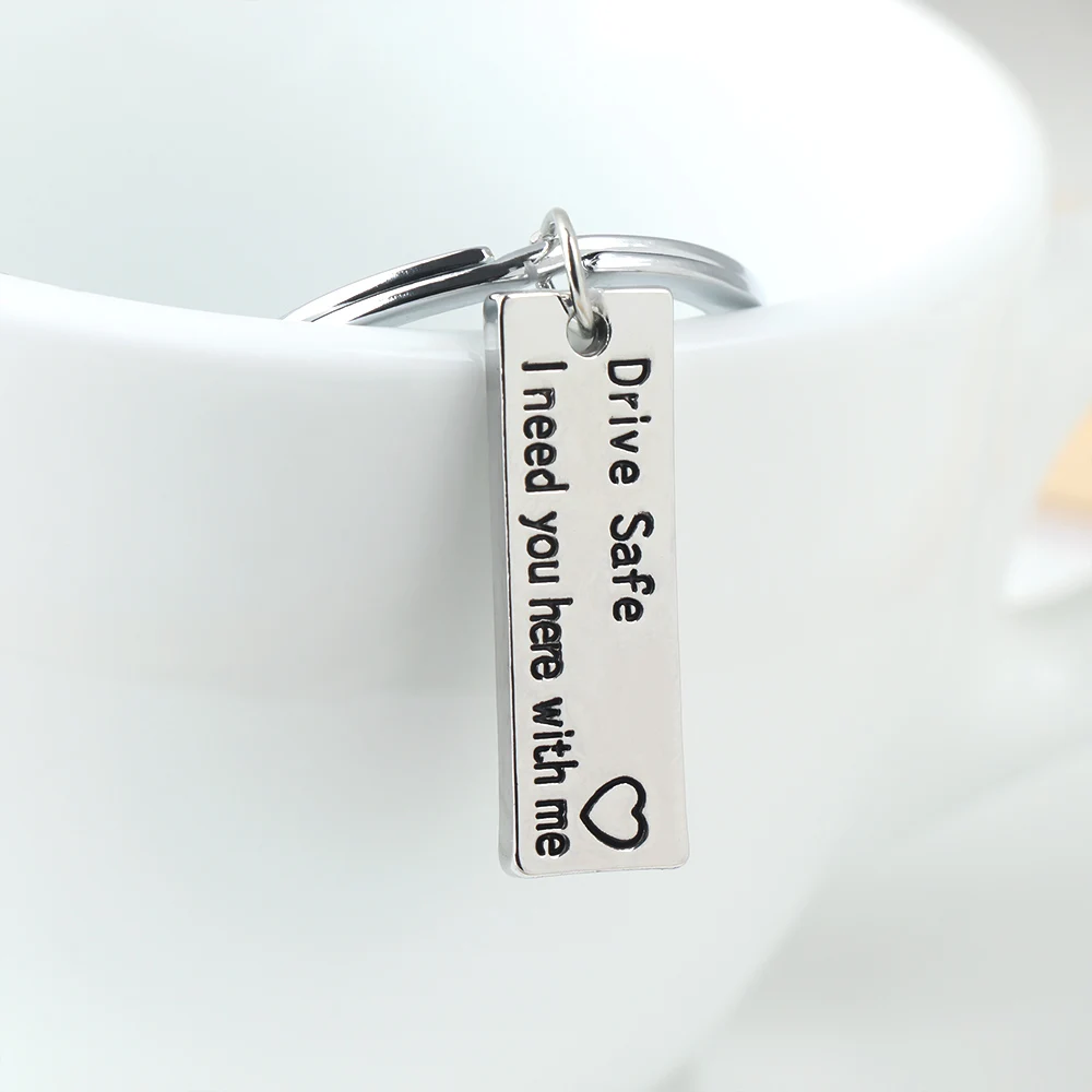 Персональный модный брелок ручной резной подарки с гравировкой выделенный из