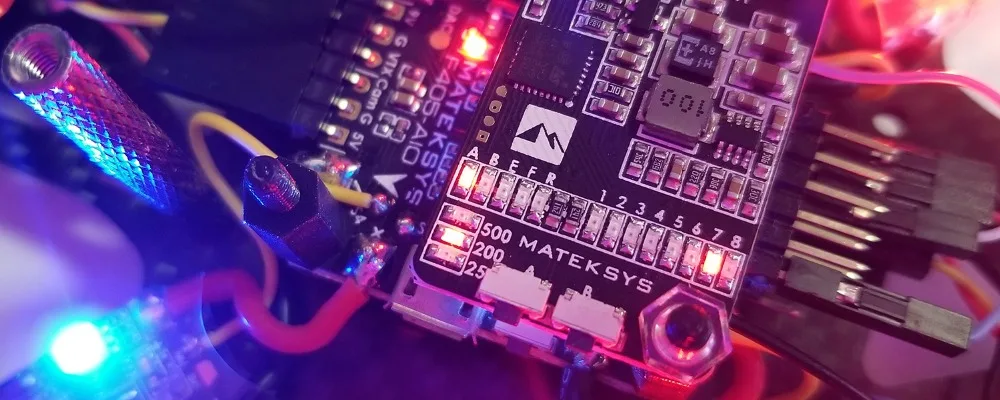 Matek 5,8G 40CH 25 МВт 200 500 включен видео передатчик VTX-HV с выходом 5 V/1A BEC Выход Для гоночный Квадрокоптер FPV RC Drone передатчик