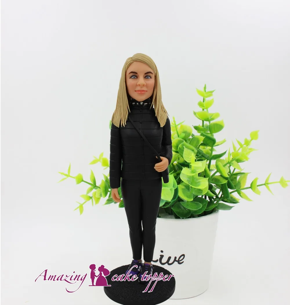 

2019 AMAZING CAKE TOPPER Toys Casual sport beautiful temperament girl And Groom Gifts Ideas Customized Figurine Valentine's Day