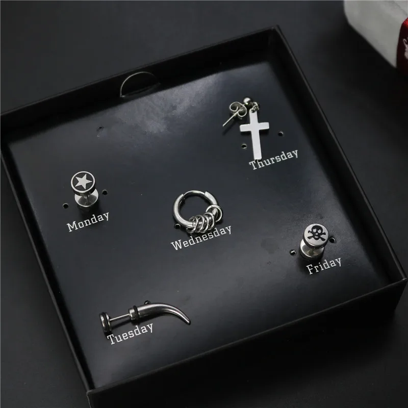 Женские серьги гвоздики в стиле панк из нержавеющей стали с черепом и крестиком
